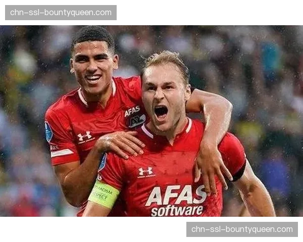 弗赖堡公布大名单,两名主力边后卫均伤愈回归