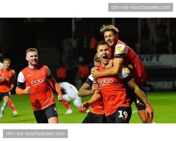 谢菲联vs卢顿比赛中发生球员冲突，两人各领一黄