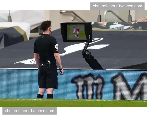 德国足协裁判长回应质疑:VAR介入时机已考虑“进攻有利”原则